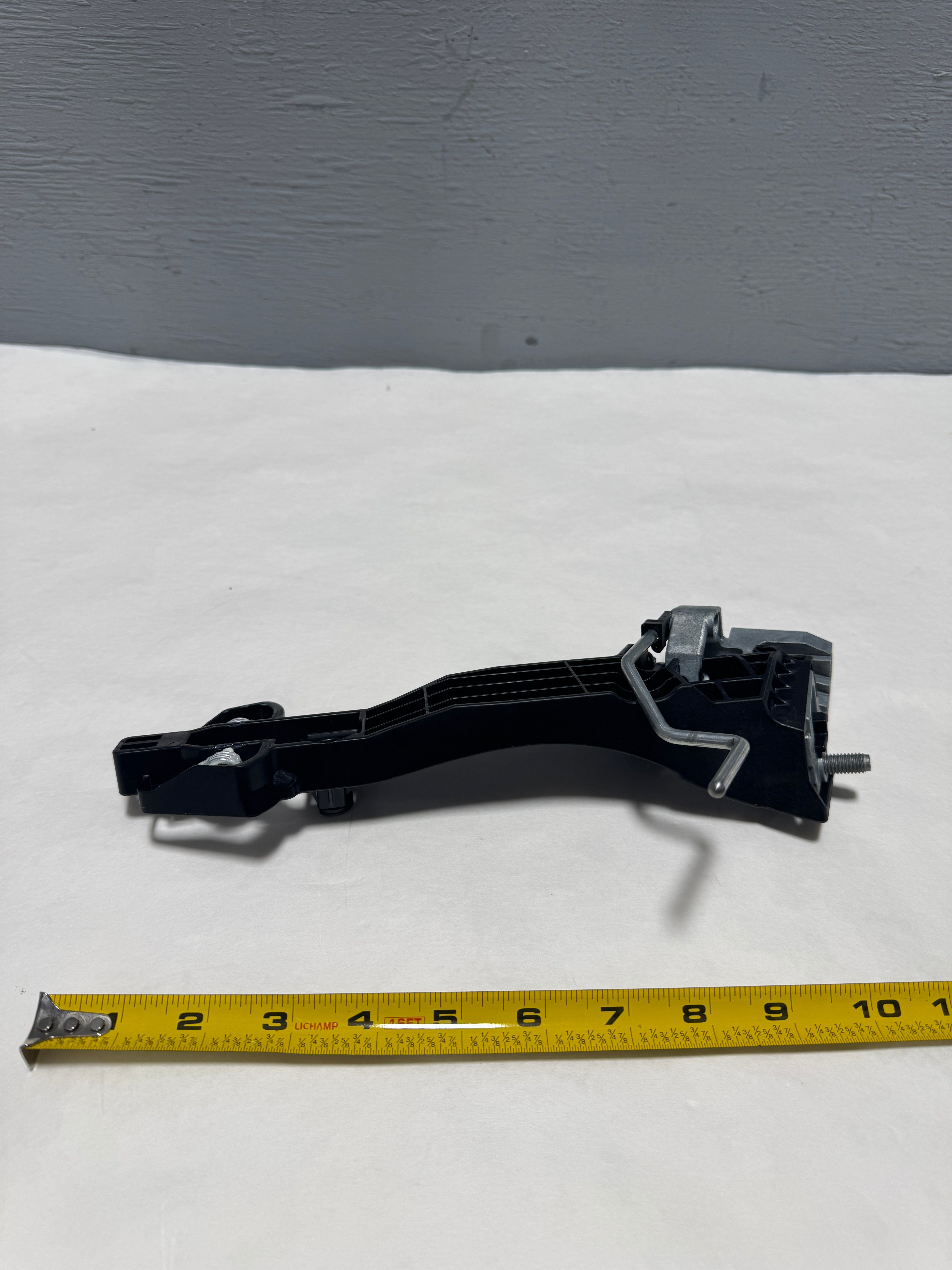 2019 2021 Mazda 3 Hatchback Passenger Side Back Door Handle Base OEM