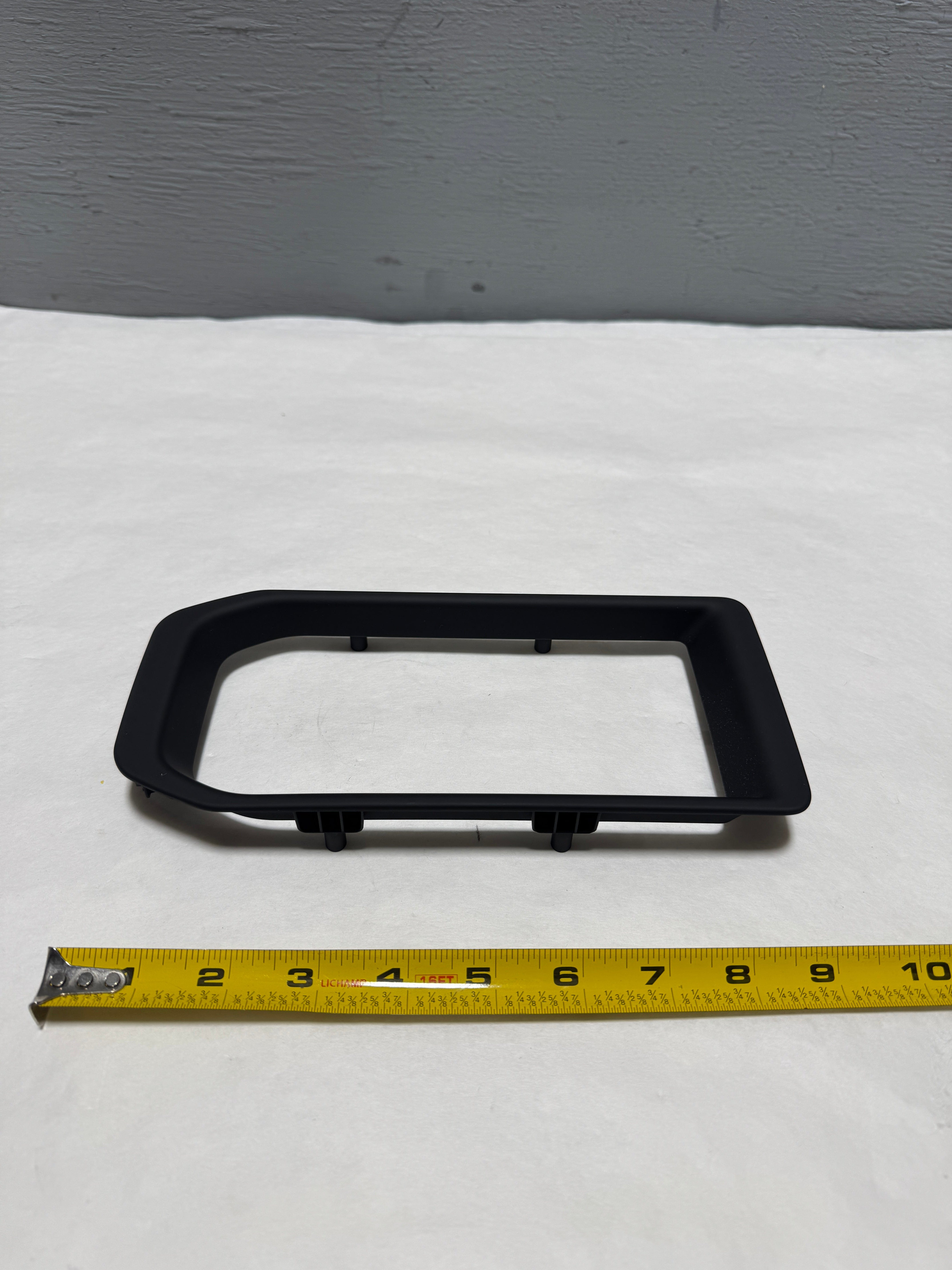 GM 2020  2023 Silverado Sierra Black Front Floor Console Armrest Stowage Tray Bezel Trim OEM