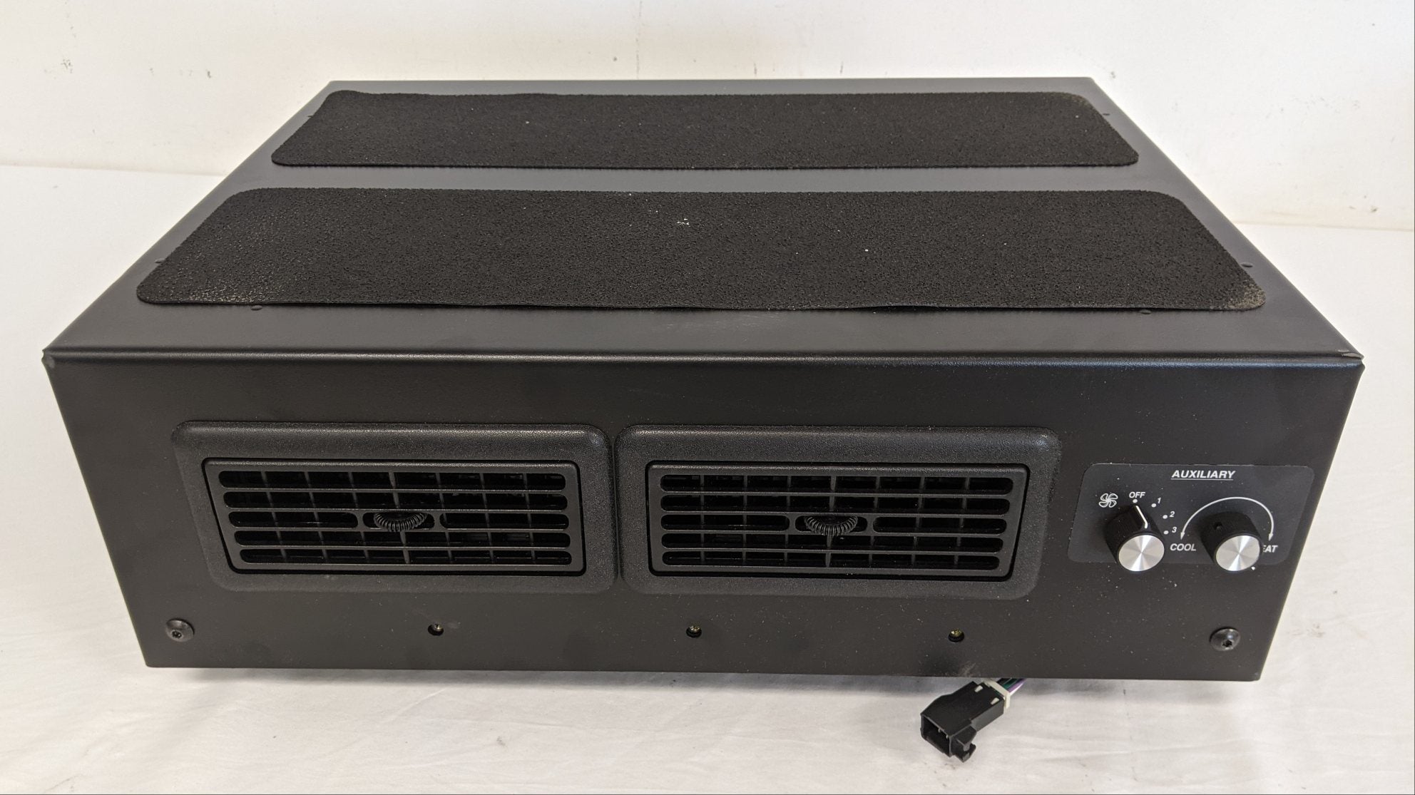 RED DOT CORPORATION RedDOT Freightliner M2 Floor Mounted HVAC Auxiliary Assembly   P/N A22 59312 000