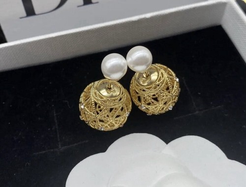 Christian Dior Mise En Dior Tribales Cannage G Tribal Pearl Stud Earrings