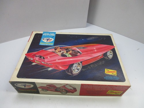 Lindberg GT 200 into the future Vintage Model Kit Motorized 798