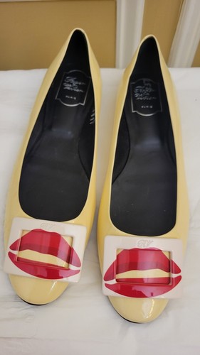 Roger Vivier Flat Grommette Flats With Lip Accent Size 41/ US 11