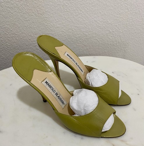 MANOLO BLAHNIK Beautiful Astuta In Green Size 37