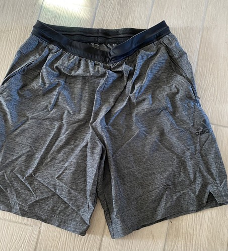 Adidas Black White Basketball Workout Shorts Size Large two zipper front pockets