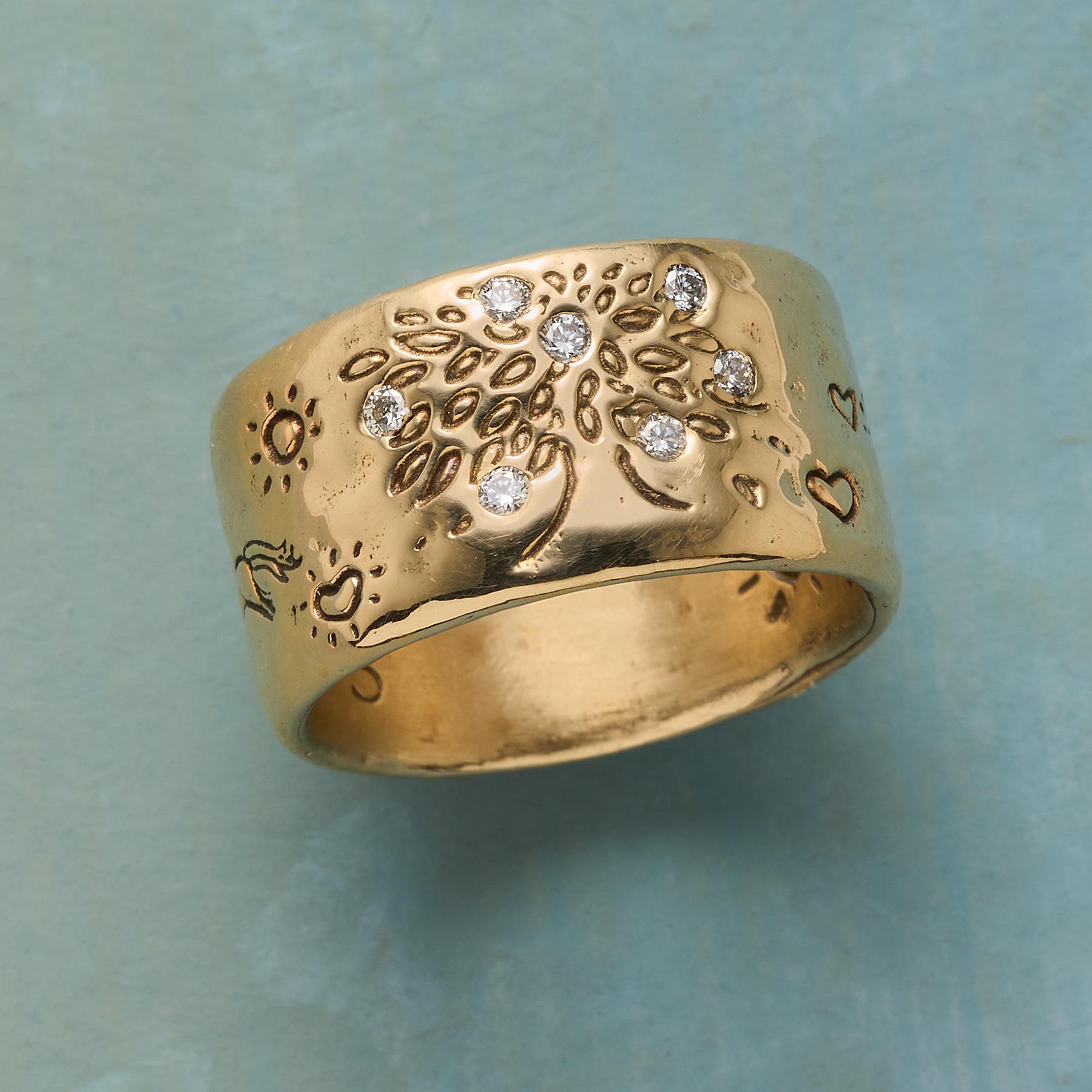 JES MAHARRY Dappled Forest Ring  Yellow Gold
