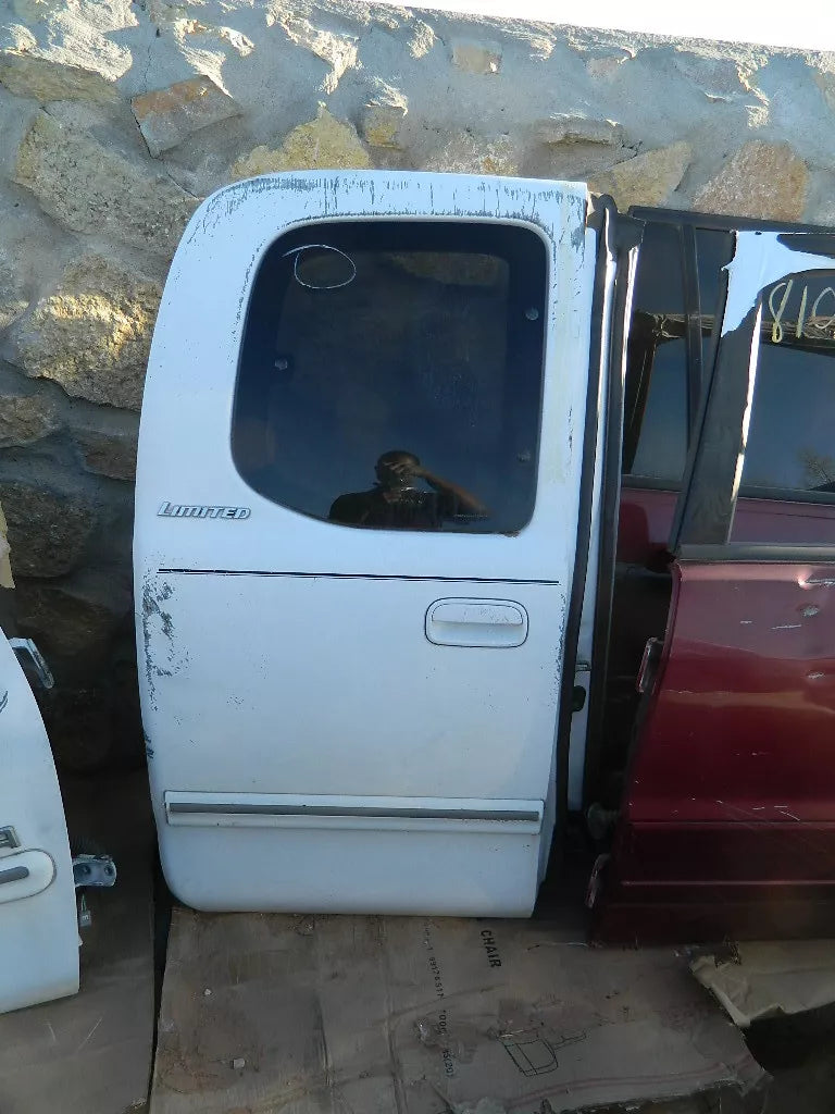 TOYOTA TUNDRA ACC CAB REAR PASSENGER DOOR  DAMAGED