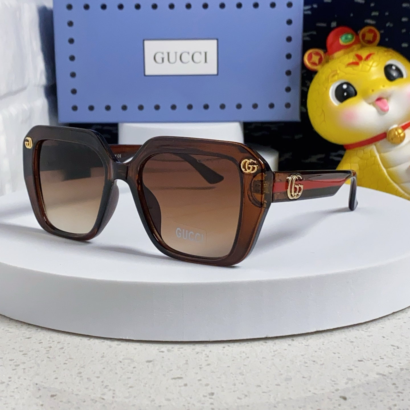 GUCCI SUNGLASS GG EMBOSSED LOGO SQUARE FRAME SUNGLASSES 563171 IN ACETATE