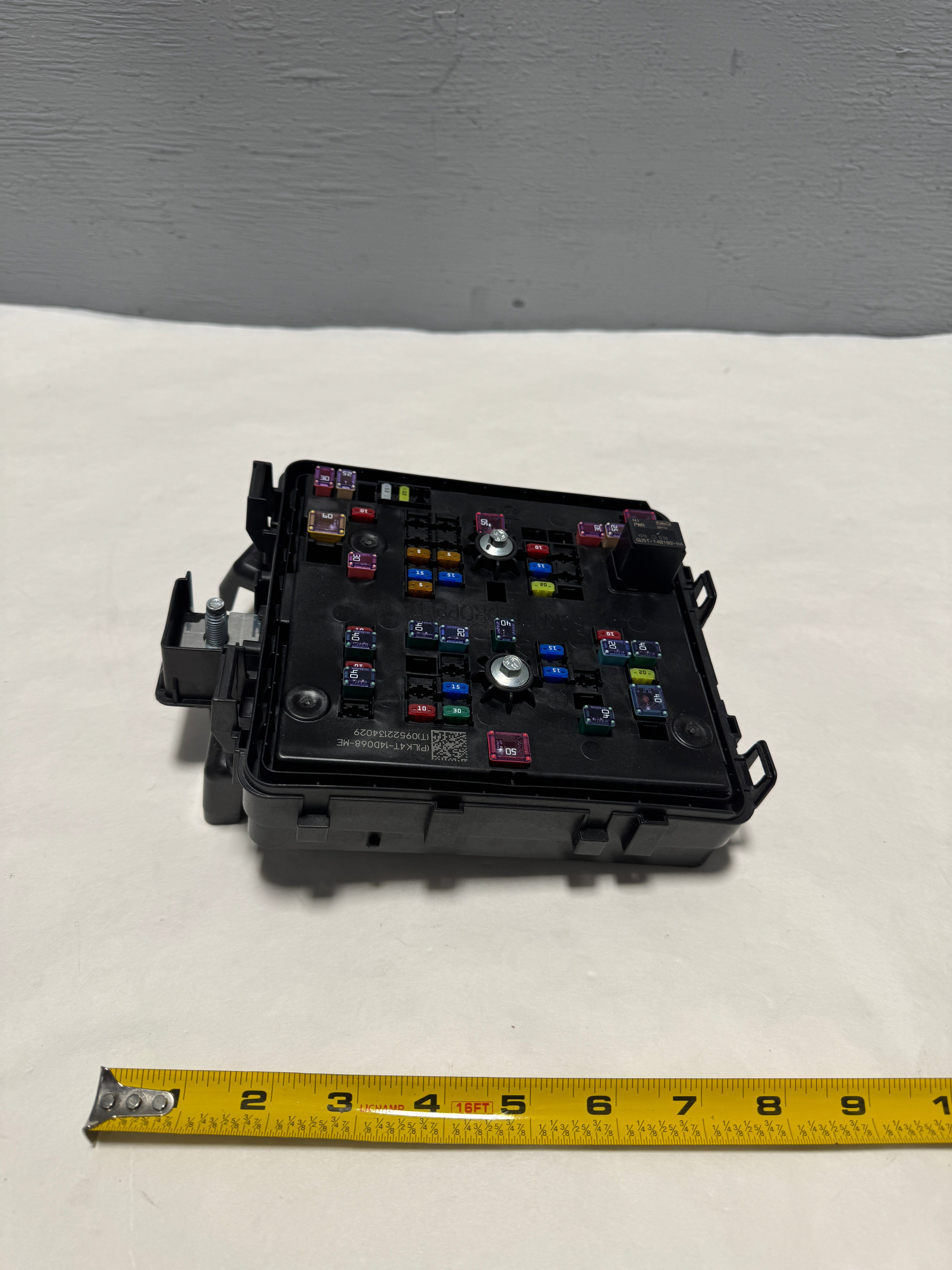 2020 Ford Transit 150 250 350 3.5 Non Turbo Under Hood Fuse Box For Power Mirror Equipped