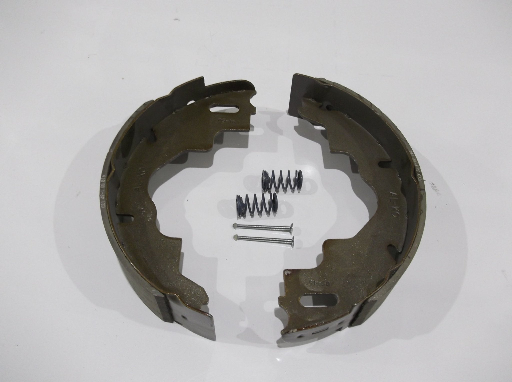 YOUNG FARTS RV PARTS AL KO SL110/K568112 – ELECTRIC BRAKE SHOE & LINING KIT FOR 10″ X 2.25″