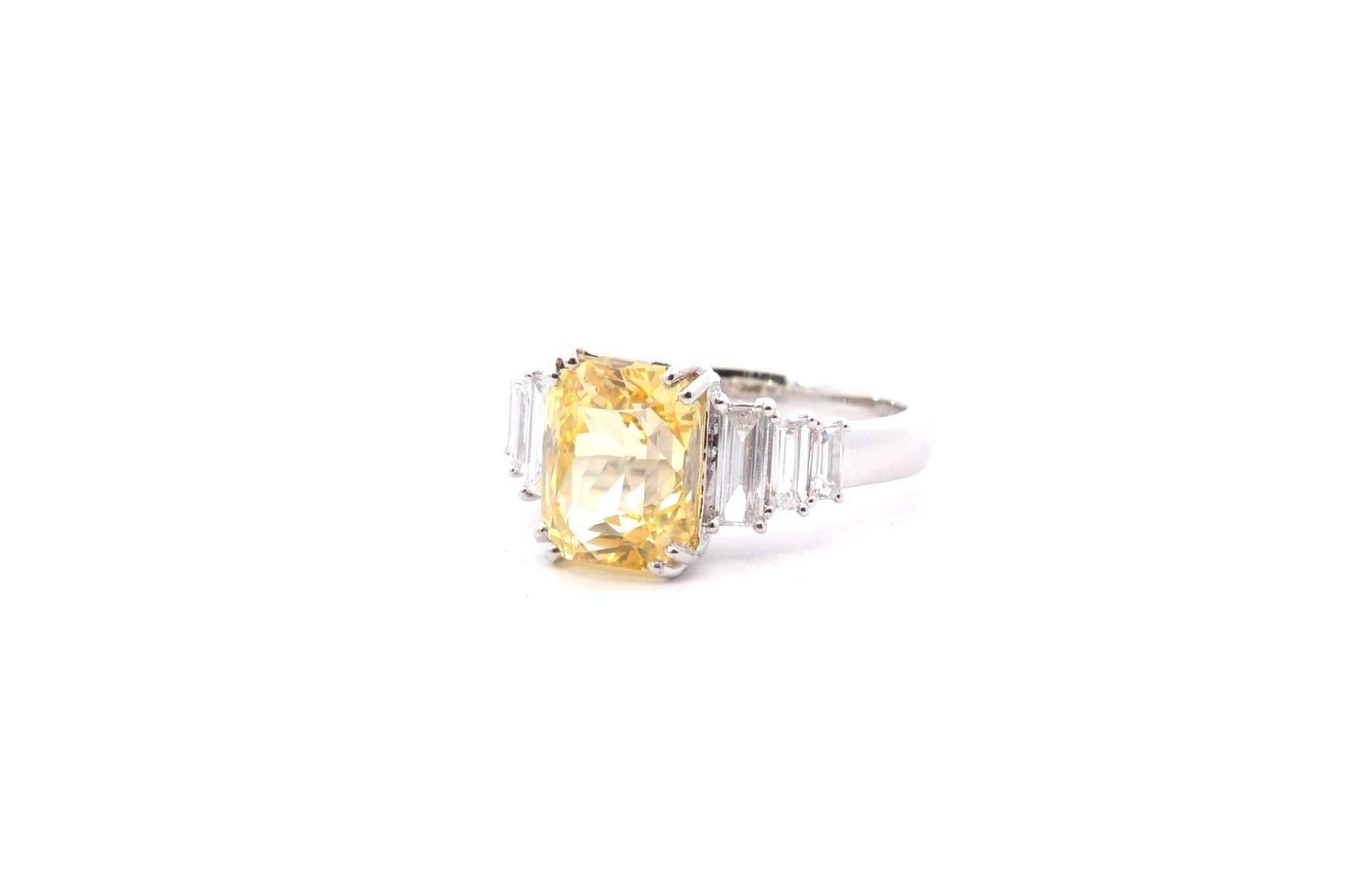 BOTTAZZI BLONDEEL 5.18 ct yellow sapphire and diamond ring
