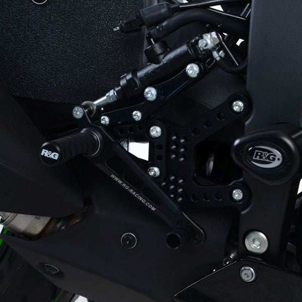 R&G Racing Black Adjustable Rearsets For 2019 2024 Kawasaki Ninja ZX6R ZX636