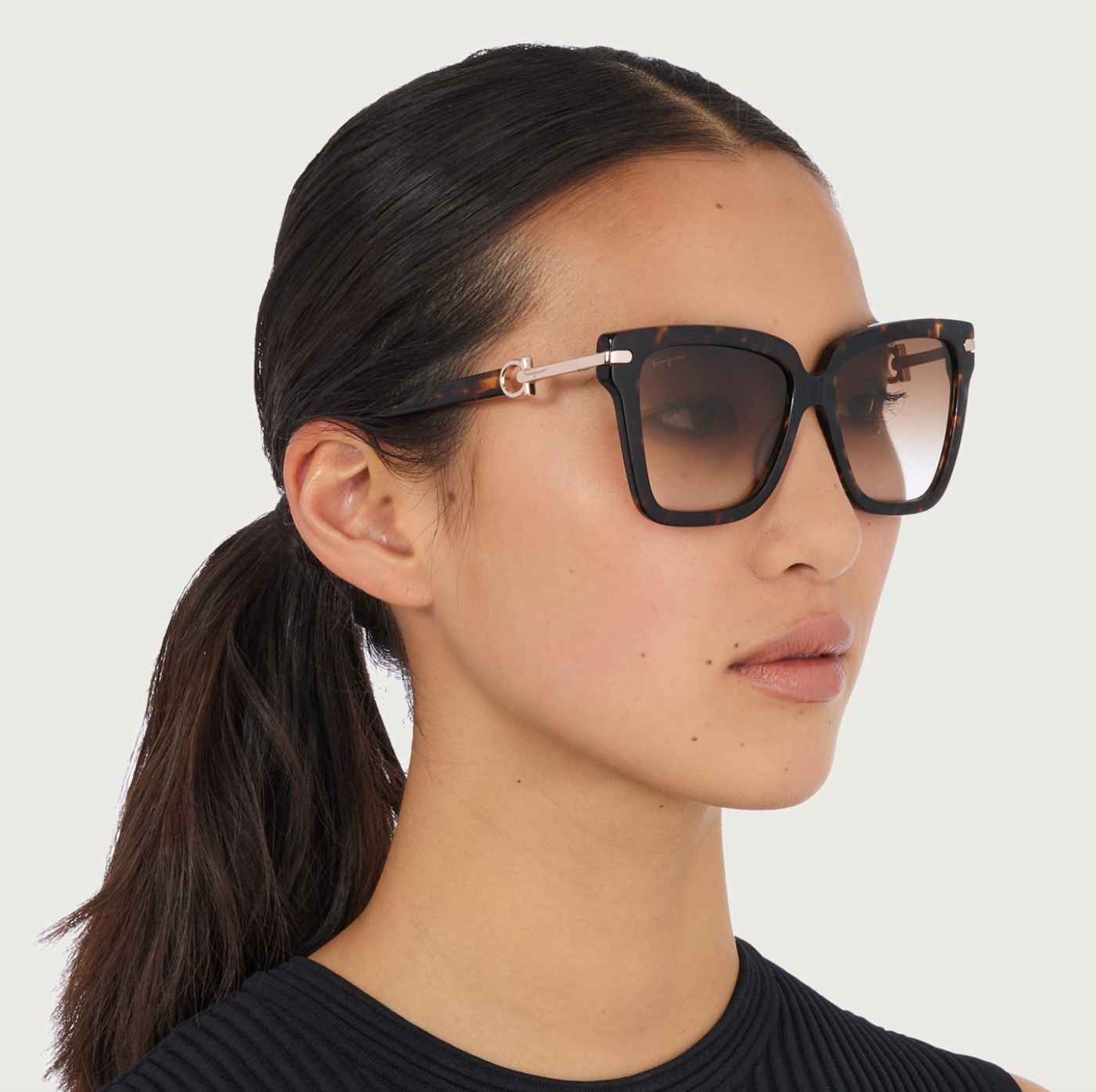 Salvatore Ferragamo SF1085S 219 5716 57mm