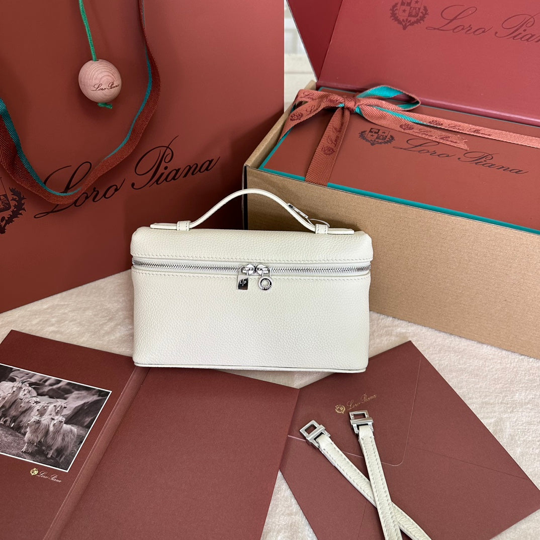 LORO PIANA BAG EXTRA POCKET L19 IN WHITE GRAINED CALFSKIN WITH SILVER HARDWARE