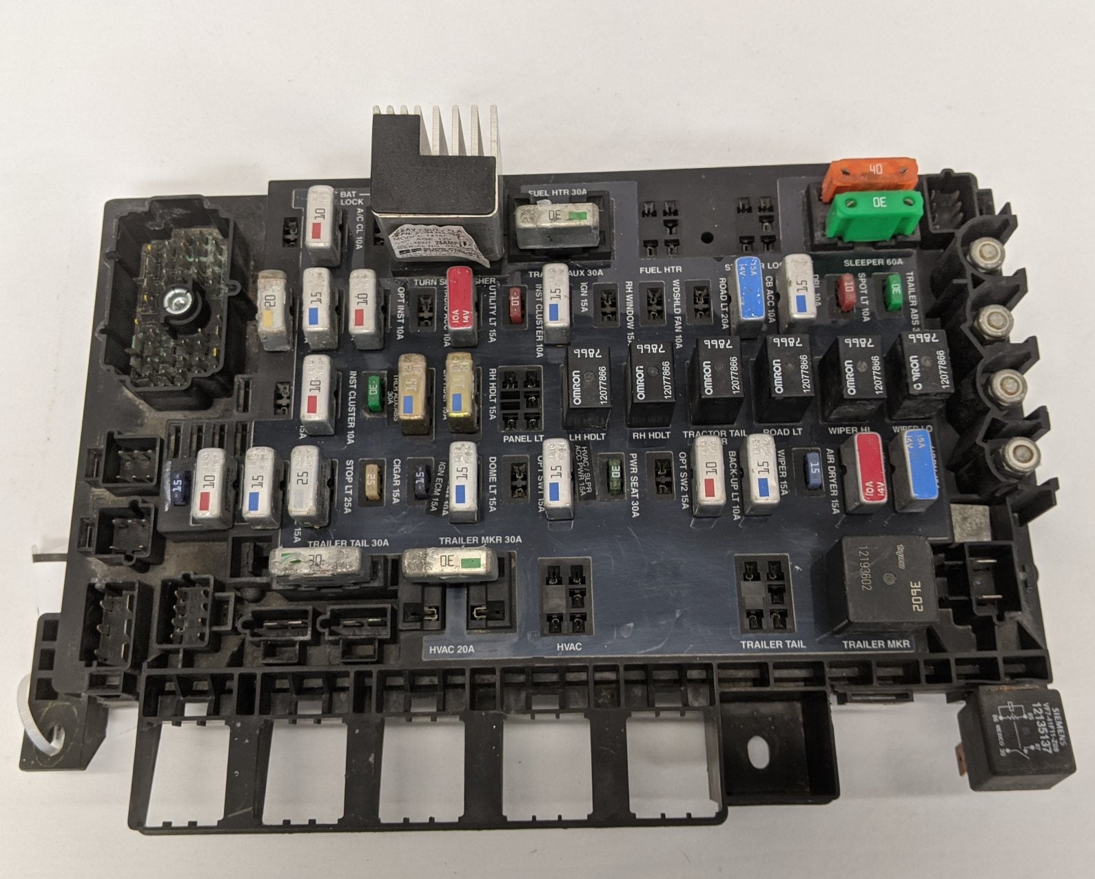 Damaged Freightliner Columbia FLX PDM Main Power Module   P/N A06 40943 000