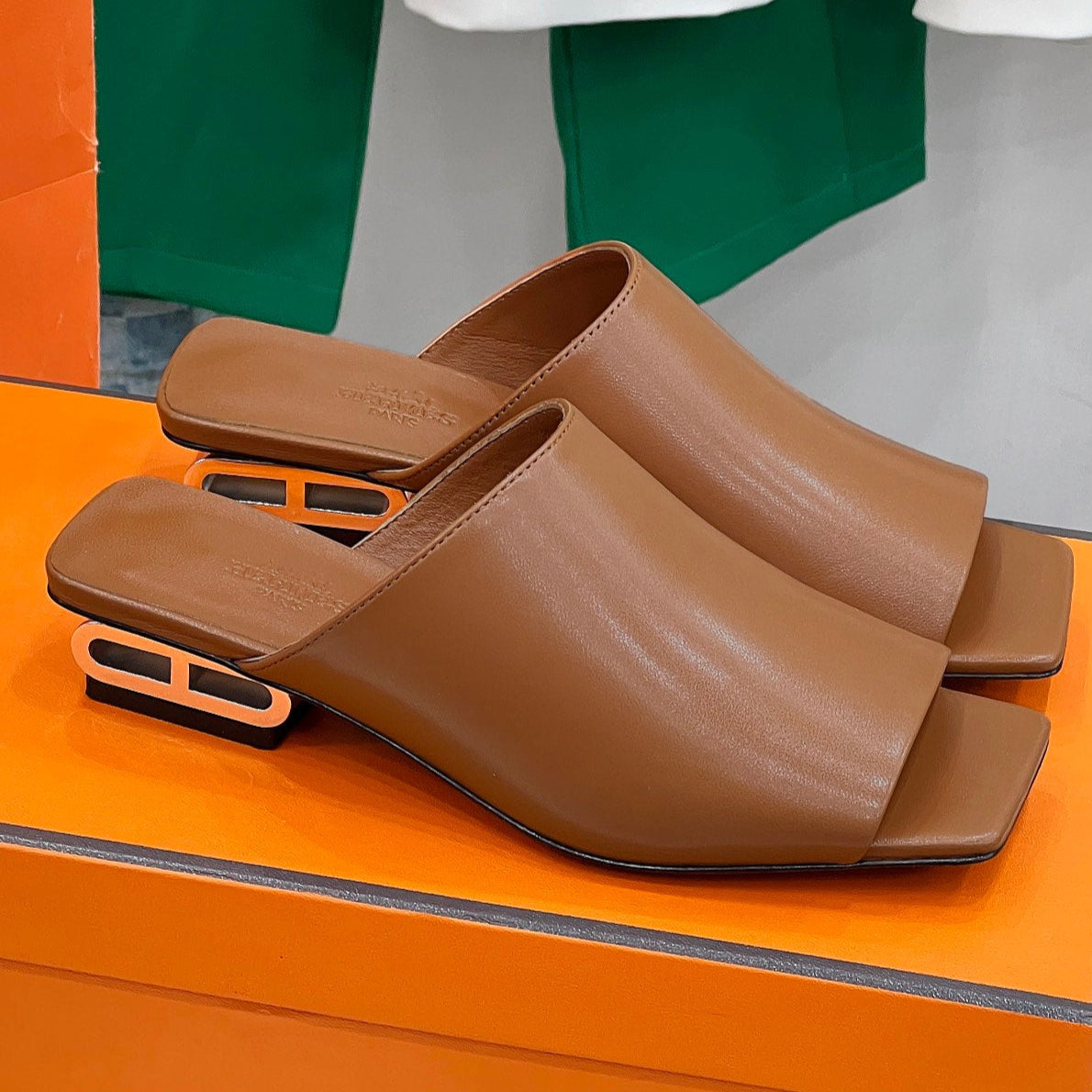 HERMES SHOE IDOLE SANDAL IN BRONZE BROWN CALFSKIN