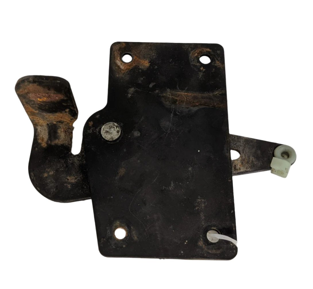 Used Freightliner Columbia LH Door Latch Bell Crank Assembly   P/N A18 42229 000