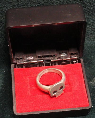 Vintage ZERO SKATEBOARDS SKULL LOGO RING   Hard to Find!   LOOK