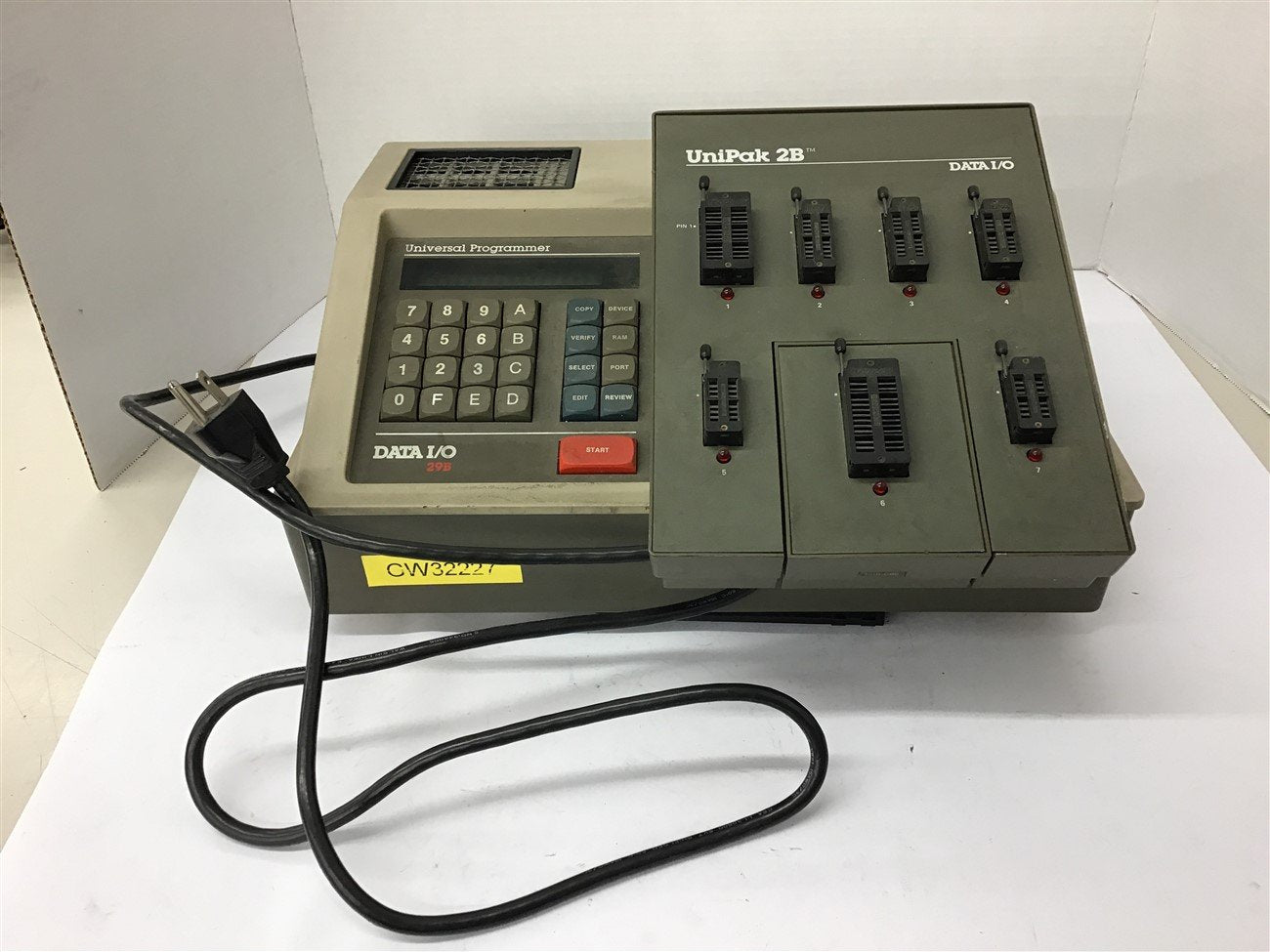 BME BEARINGS AND SURPLUS Data I/O 29B Universal Programmer + Unipak 2B Adapter