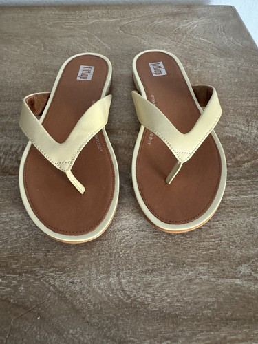 FitFlop Gracie Leather Flip Flops Toe Post Sandals Pale Yellow Size 5
