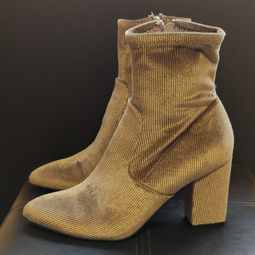 Steve Madden Elory stivaletto a punta in velluto a costine tacco grosso