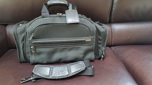 TUMI Black Sport Duffel Weekender Carry On Bag Style #22150D4 20”
