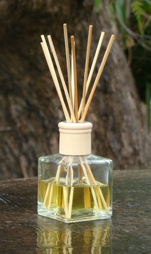 CHANEL BLACK PEPPER  SANDALWOOD & BERGAMOT Diffu Aroma Reeds in a Square Glass Jar