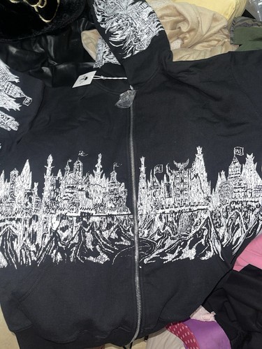 PALACE WARREN LOTAS KINGDOM CASTLE ZIP UP