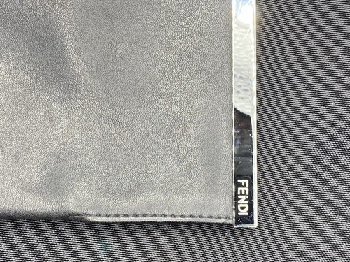Custodia per occhiali da sole Fendi originale nera