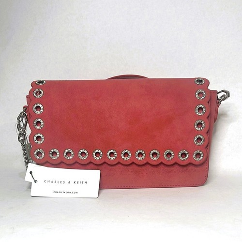 CHARLES & KEITH Borsa a tracolla donna Charles Keith rosa camoscio accento gromet con strass nuova con etichetta