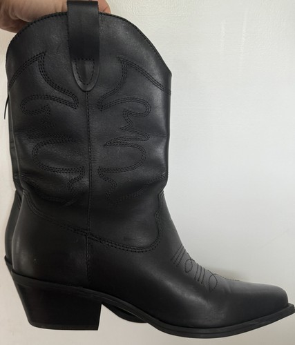 Steve Madden Ladies Western Boot   Black Leather   Size 8M
