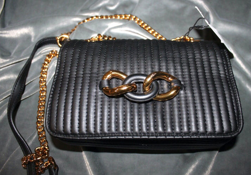 Borsa a tracolla Zara nera trapuntata catena a tracolla con hardware oro ** Nuova con etichette**