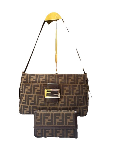 Borsa a tracolla FENDI Zucca bocca piatta mamma baguette con portafoglio Fendi Zucca abbinato