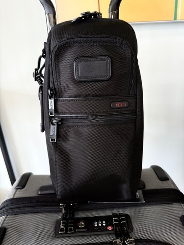 NUOVO Tumi GEN 4.3   Tracolla compatta in nylon balistico 12 5"   NERO