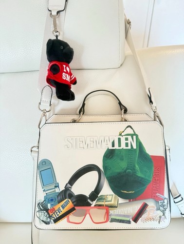 NWT STEVE MADDEN BEVELYN WHITE W CHAOS PRINT SATCHEL CROSSBODY BAG W BEAR CHARM