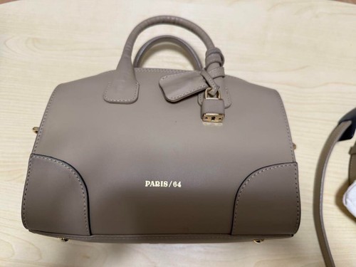 PARIS HILTON HANDBAGS Paris 64 Mini Tresor Handbag Shoulder Tote Bag Purse U Faux Leather Good Cond
