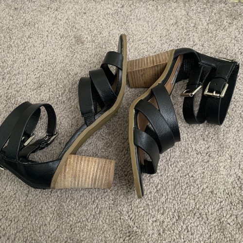 Sandali Steve Madden Dolma in pelle nera con cinturini tacco a blocco fibbie con cerniera 7 5