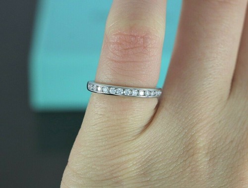 TIFFANY & CO. Fede nuziale mezzo diamante canale 2 675 $ Tiffany & Co platino 2 3 mm misura 4 5