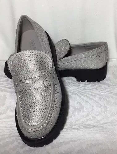New! Cape Robbin GENTLY Metallic Gray Silver Beaded Lug Sole Loafers Size 6