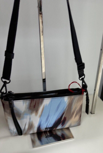 NUOVA borsa a tracolla compatta Tumi Voyageur ADELA 8 5"   STAMPA SEOULITE ❗️