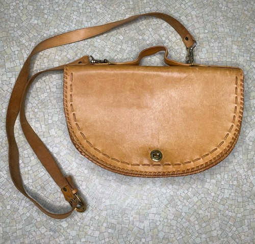 MEDEA Borsa mezza luna vintage in pelle fatta a mano CROSSBODY fetta mezzaluna anguria