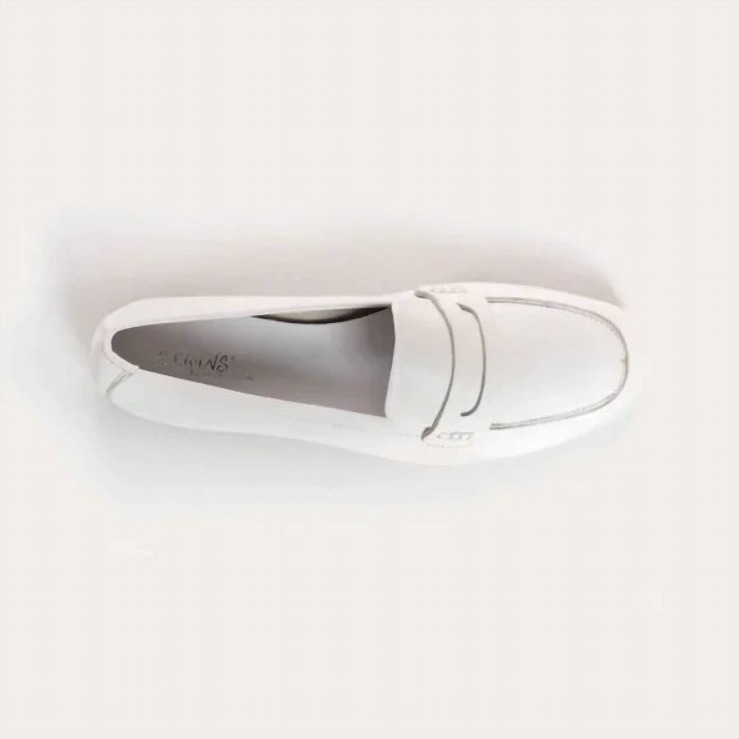 2244 Hema Cuir In White