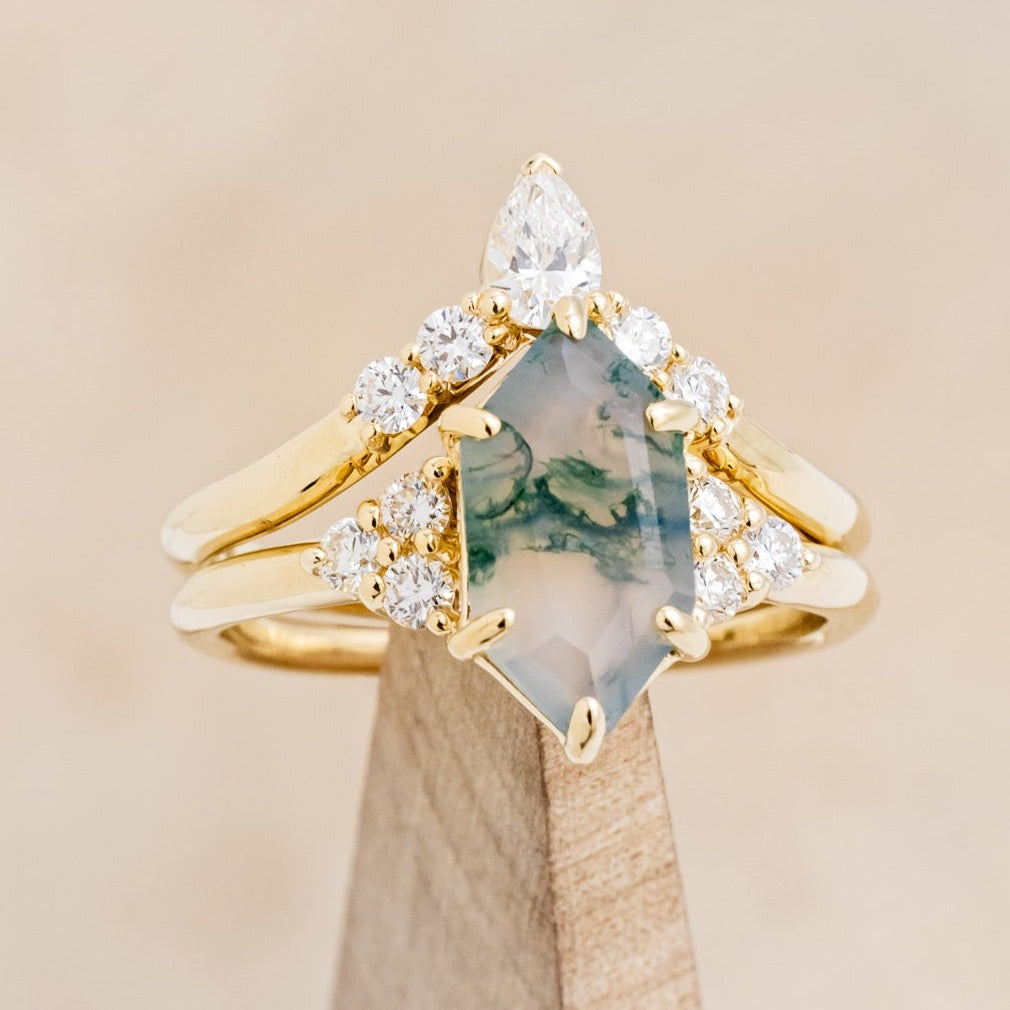 VENDOR UNKNOWN "OCTAVIA"   ELONGATED HEXAGON CUT MOSS AGATE ENGAGEMENT RING WITH DIAMOND ACCENTS & TRACER