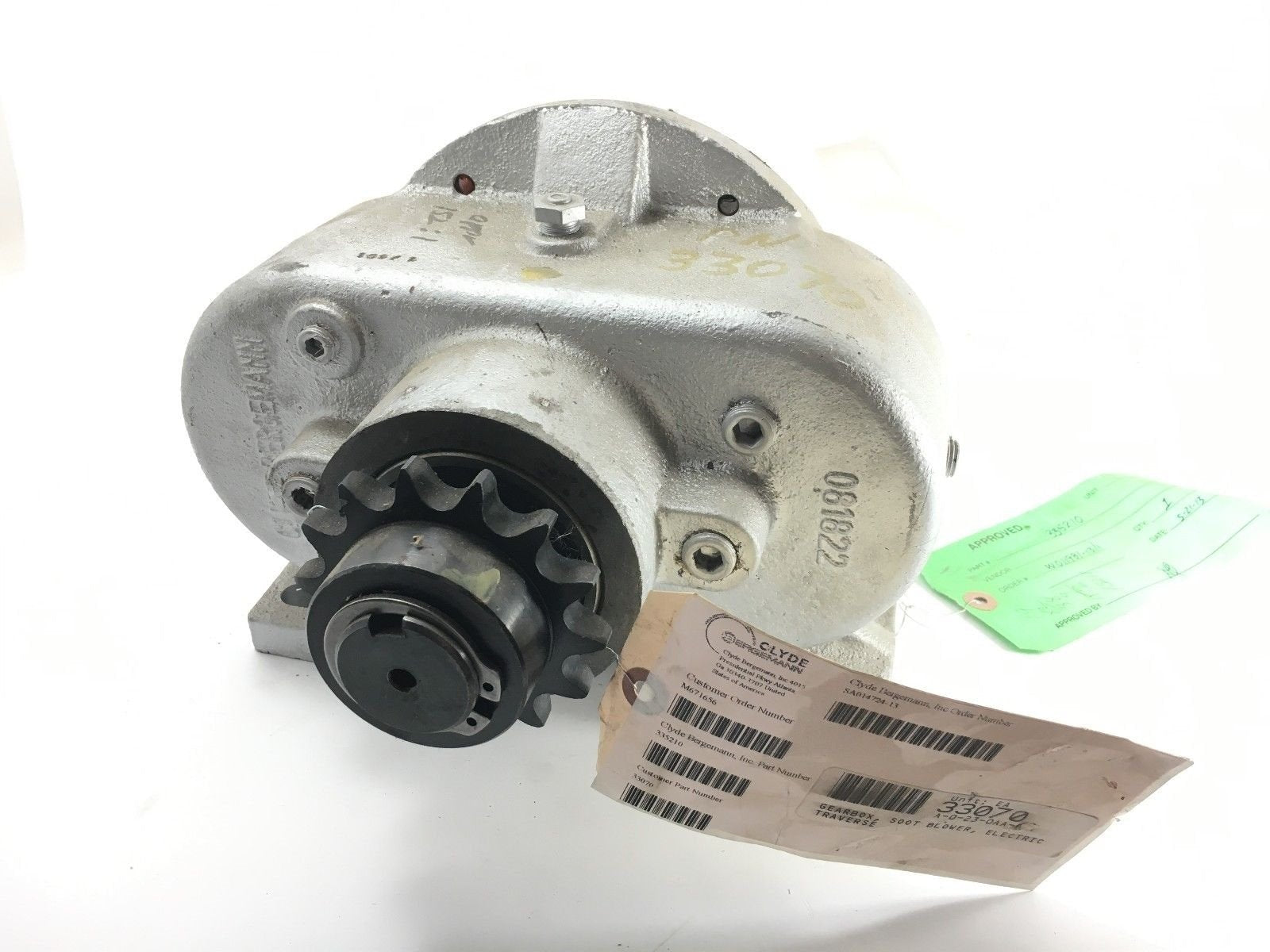 BME BEARINGS AND SURPLUS CLYDE BERGEMANN 335210 SOOT BLOWER GEARBOX   NEW