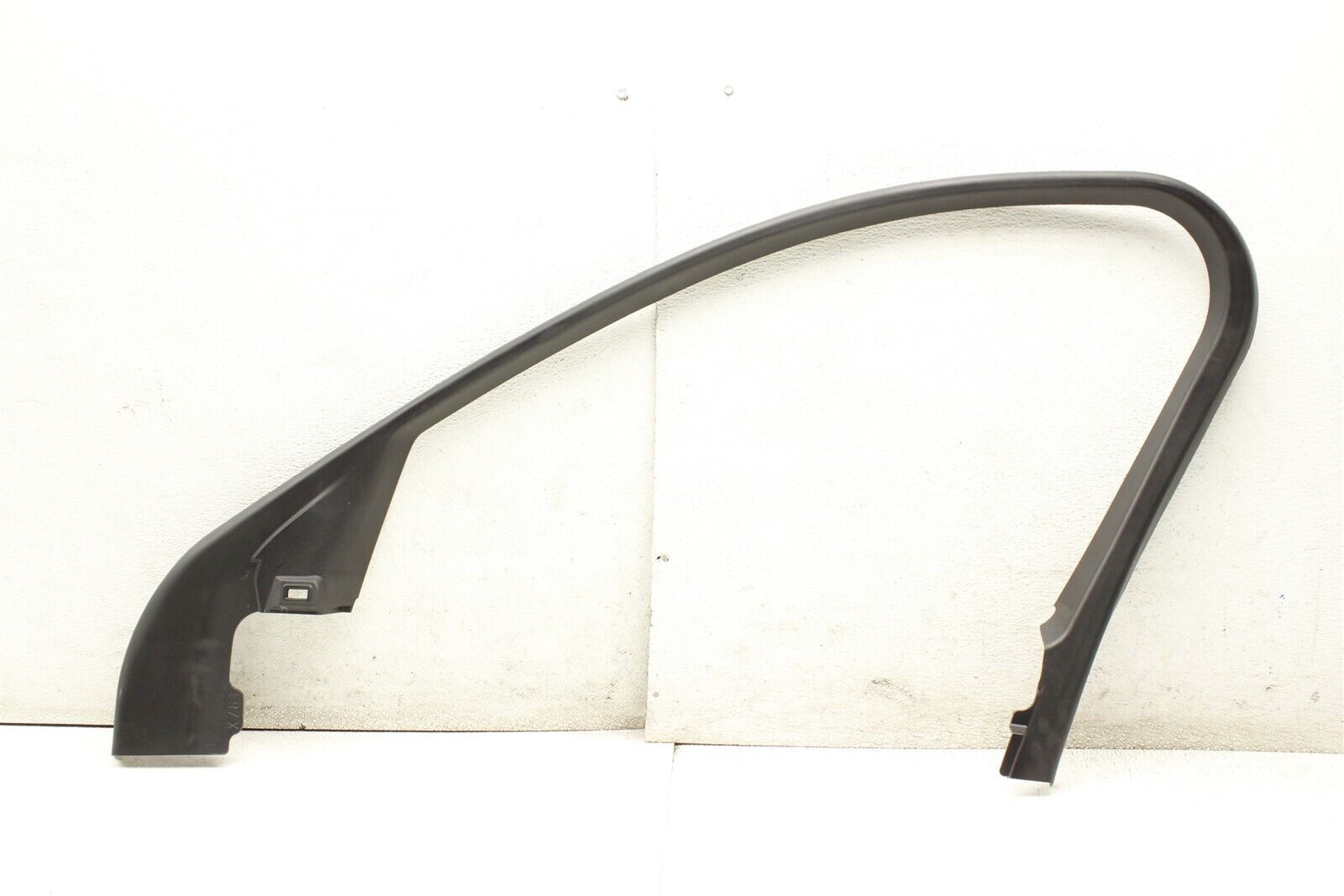 2017 Jaguar F Pace Rear Right Side Door Window Frame Trim Cover 17 21