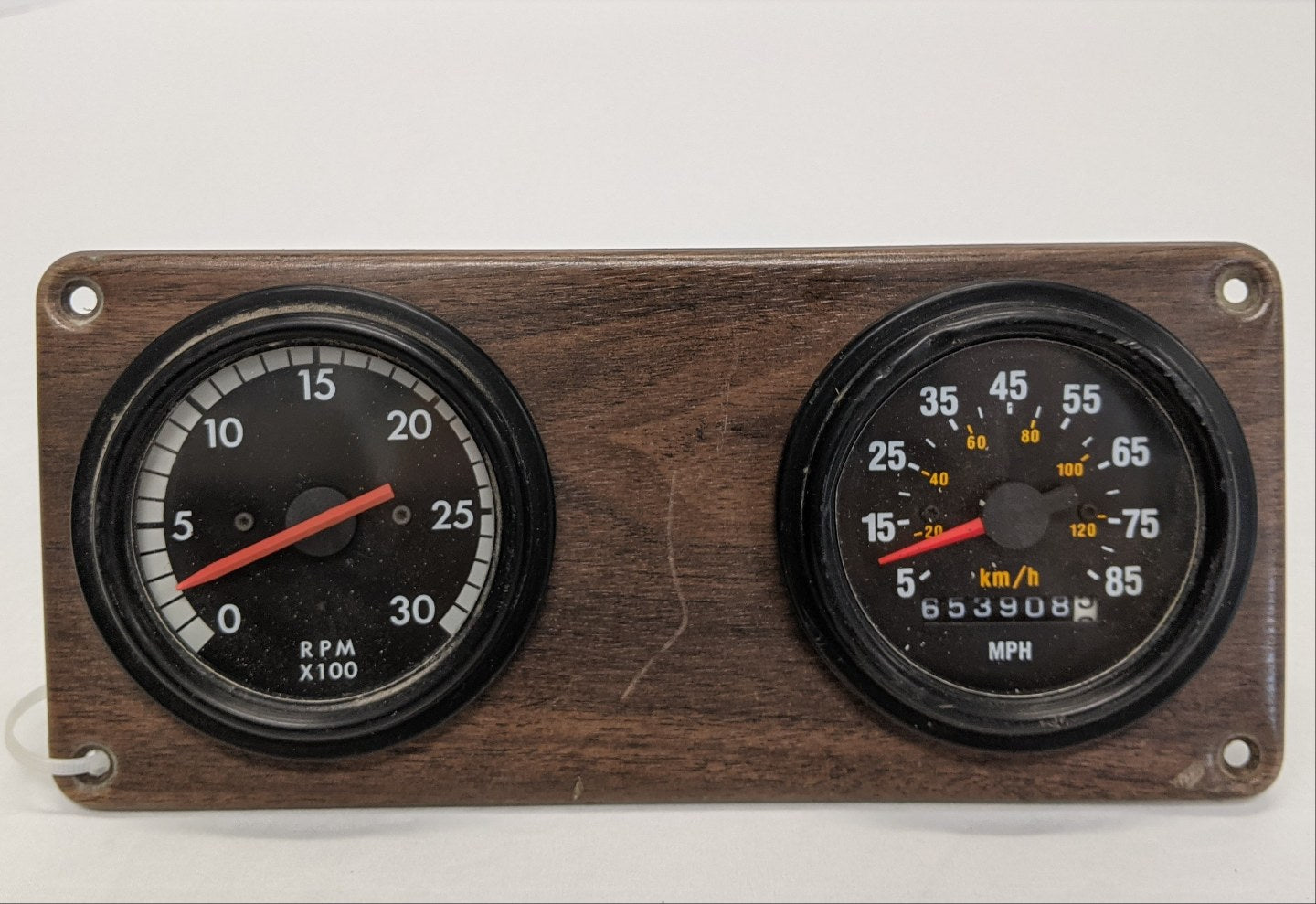 Used Freightliner FLD Classic Speedometer Instrument Cluster   P/N A22 39114 000