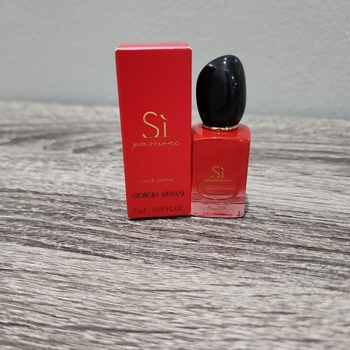 GIORGIO ARMANI SI PASSIONE EAU DE PARFUM MINI BOTTLE SPLASH 7 ML   0.24 FL OZ