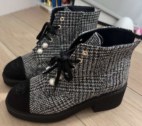 CHANEL 20B Tweed Fabric Cap Toe Pearl Lace Up Ankle Bootie Boots Shoes