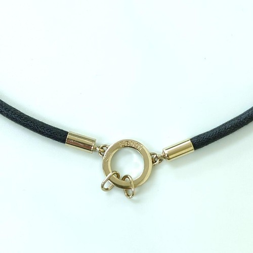 Collana girocollo Fendi vintage in metallo con logo nero usata