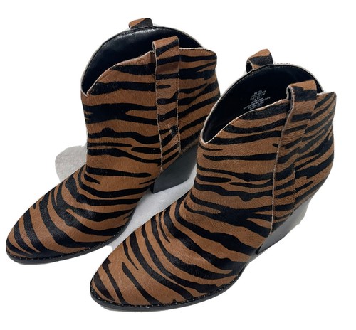 Rebel Wilson Sam Black & Brown Tiger Print Calf Hair Western Bootie Sz 9 W New