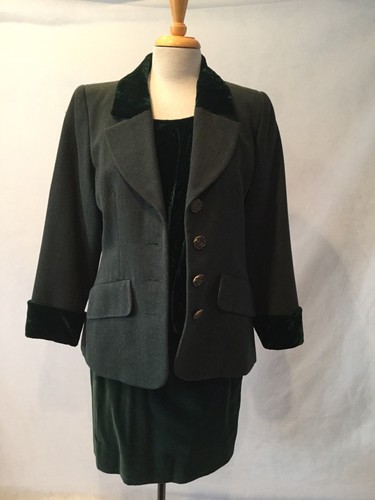 SAINT LAURENT (YSL) YVES SAINT LAURENT NAN ABITO E GIACCA IN VELLUTO VERDE SCURO   TAGLIA 42 (US 12)